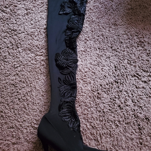 Heels - Picture 4 of 5